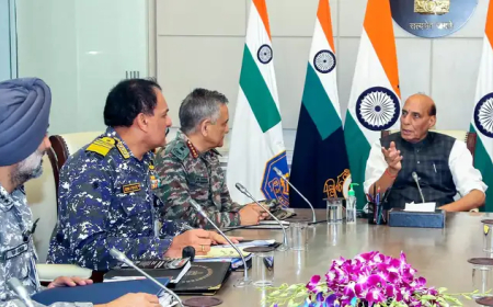 സൈനിക നീക്കവുമായി പാകിസ്താൻ; ഇന്ത്യയുടെ വാർത്താ സമ്മേളനം രാവിലെ 10 മണിയ്ക്ക്