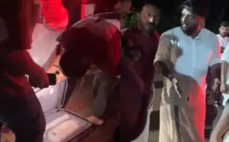 നിലമ്പൂരിൽ ഷാഫിയും രാഹുലും സഞ്ചരിച്ച വാഹനം പരിശോധിച്ച് തെരഞ്ഞെടുപ്പ് ഉദ്യോഗസ്ഥർ; കയർത്ത് നേതാക്കൾ