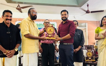 ഫെഡറേഷൻ ഓഫ് വർക്കിംഗ്‌ ജേർണലിസ്റ്റ്    കേരളപിറവിയോടനുബന്ധിച്ചു തിരുവനന്തപുരം പ്രെസ്സ് ക്ലബ്ബിൽ വച്ചു നടത്തിയ "ഉണർവ് 2025"  പരിപാടിയിൽ വച്ചു യുവ സംരംഭകനുള്ള പുരസ്‌കാരം കെ അൻസലൻ എം എൽ എ ഹാനോയ് സി ആർ ന്  നൽകി ആദരിച്ചു