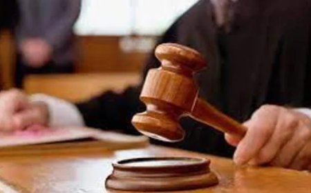 ഇത് ജനാധിപത്യ രാജ്യമാണ്. ബനാന റിപ്പബ്ലിക്കല്ല. പത്ത് മില്ലി ലിറ്റർ മദ്യം കൈവശം വെച്ച യുവാവിനെ അറസ്റ്റ് ചെയ്ത പൊലീസിനെതിരെ രൂക്ഷവിമർശനവുമായി കോടതി