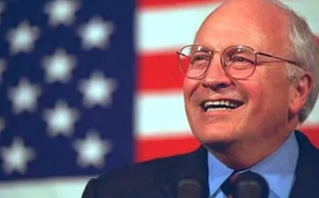 2003ലെ ഇറാഖ് അധിനിവേശത്തിന്റെ പ്രധാന സൂത്രധാരൻ. ജോർജ് ബുഷ് പ്രസിഡന്റായിരുന്ന അമേരിക്കയുടെ വൈസ് പ്രസിഡന്റ്. യുഎസ് മുൻ വൈസ് പ്രസിഡന്റ് ഡിക് ചെനി അന്തരിച്ചു