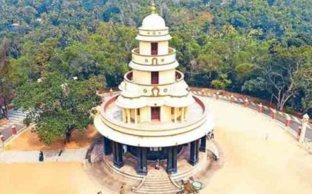 ആത്മീയമായ അടിത്തറയ്ക്ക് ഗുരുദേവകൃതികളെ ജീവിത ദര്‍ശനമാക്കണം  - സച്ചിദാനന്ദ സ്വാമി