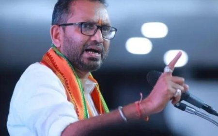 രാഹുൽ ഗാന്ധി രാജ്യദ്രോഹിയും അർബൻ നക്സലുകളുടെ തോഴനുമാണ്. വോട്ട് ചോരി ആരോപണങ്ങളുടെ പേരിൽ നടത്തുന്നത് രാജ്യദ്രോഹ പ്രവർത്തനമാണെന്ന് കെ.സുരേന്ദ്രൻ