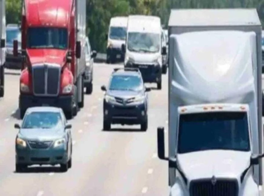 ഇംഗ്ലീഷ് അറിയാത്തവർ ട്രക്ക് ഓടിക്കേണ്ട; 7,200 ഡ്രൈവർമാർക്ക് റെഡ് കാർഡ്