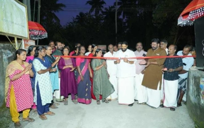 കുമരകം ഈരമറ്റം ദേവസ്വംചിറ റോഡ് മന്ത്രി വി.എൻ. വാസവൻ നാടിന് സമർപ്പിച്ചു