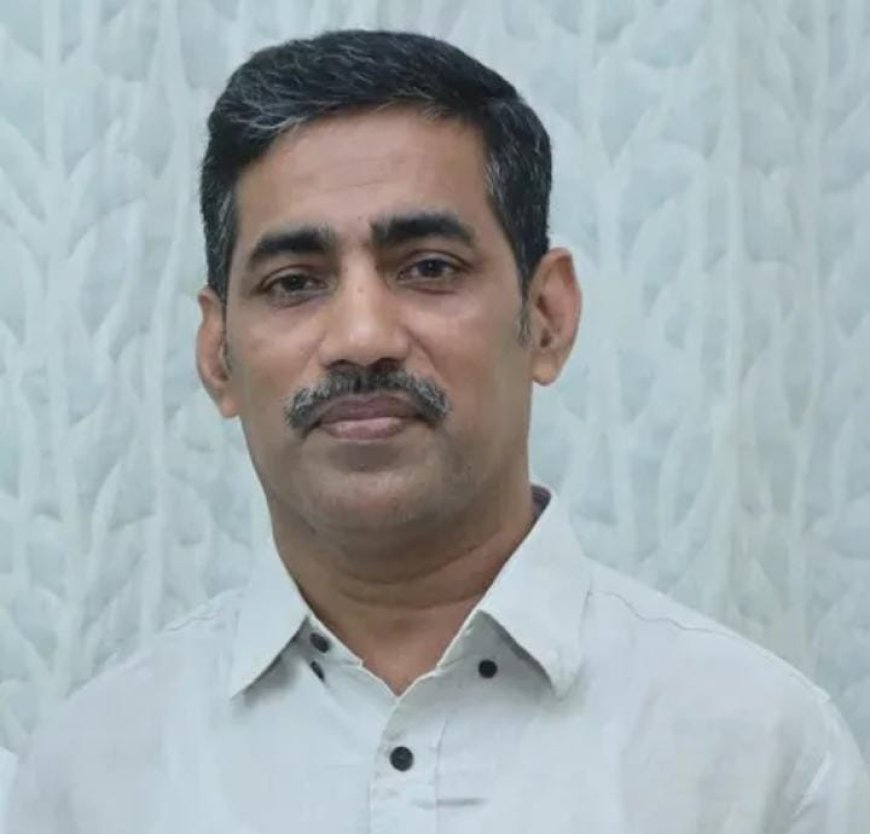 സംസ്കൃത സർവ്വകലാശാലയുടെ പ്രദീപൻ പാമ്പിരികുന്ന് സ്മാരക മാതൃഭാഷാപുരസ്കാരം ഷിജു അലക്സിന്