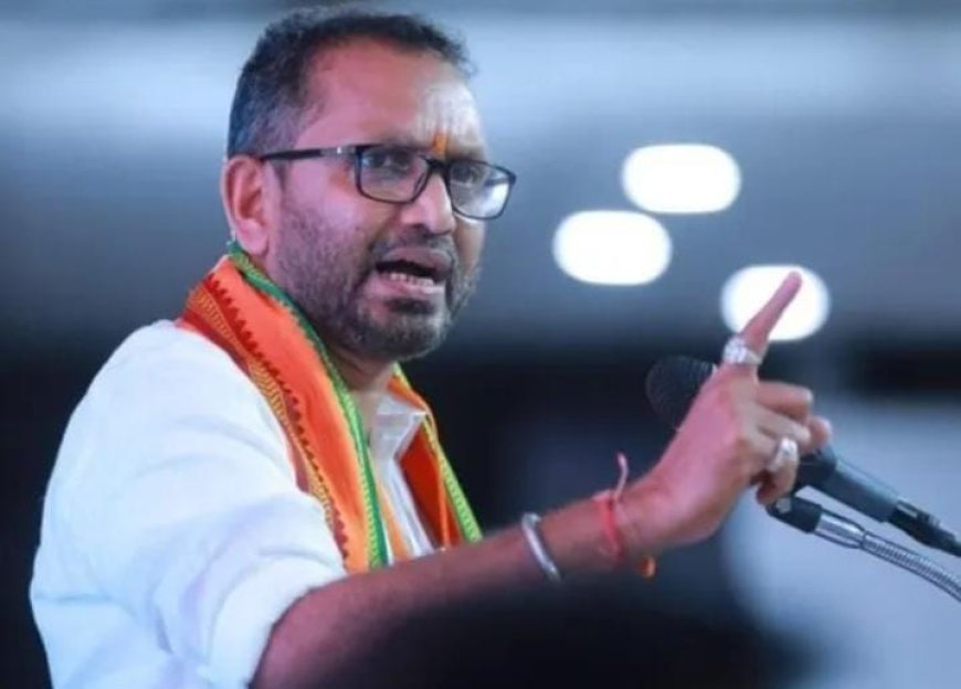 രാഹുൽ ഗാന്ധി രാജ്യദ്രോഹിയും അർബൻ നക്സലുകളുടെ തോഴനുമാണ്. വോട്ട് ചോരി ആരോപണങ്ങളുടെ പേരിൽ നടത്തുന്നത് രാജ്യദ്രോഹ പ്രവർത്തനമാണെന്ന് കെ.സുരേന്ദ്രൻ