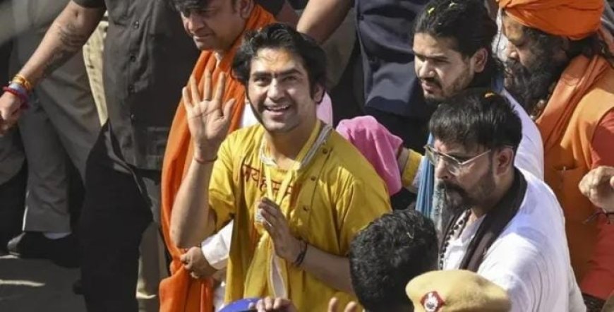 ഡൽഹി സ്ഫോടനത്തിന് ശേഷം ബാഗേശ്വർ ബാബയുടെ യാത്രയ്ക്ക് സുരക്ഷ വർദ്ധിപ്പിച്ചു; ബോംബ് സ്ക്വാഡുകളും ജാമർ വാഹനങ്ങളും വിന്യസിച്ചു