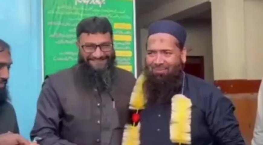 പാക് അധീന കശ്‌മീരിൽ ലഷ്കർ തീവ്രവാദികളെ മാലകൾ നൽകി സ്വീകരിച്ചു, ഡൽഹി സ്ഫോടനവുമായി ബന്ധം?