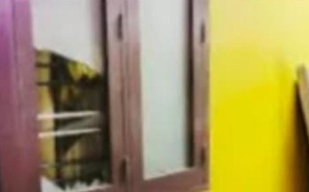 തട്ടുകടയിലെത്തിയ മലപ്പുറം സ്വദേശികളും തിരുവനന്തപുരം സ്വദേശിയും തമ്മിൽ വഴക്ക്, എസ്എൻഡിപി ഓഫീസ് ജനൽച്ചില്ല് തകർന്നു, ഡ്രൈവർ കാറുമായി മുങ്ങി