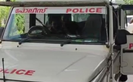 *പത്മനാഭസ്വാമിക്ഷേത്രത്തിലെഇറിഡിയംനല്‍കാമെന്ന്പറഞ്ഞ്ക്ഷേത്രത്തിലെപോറ്റിലക്ഷങ്ങള്‍കൈപറ്റി,പരാതിയുമായിയുവാവ്*