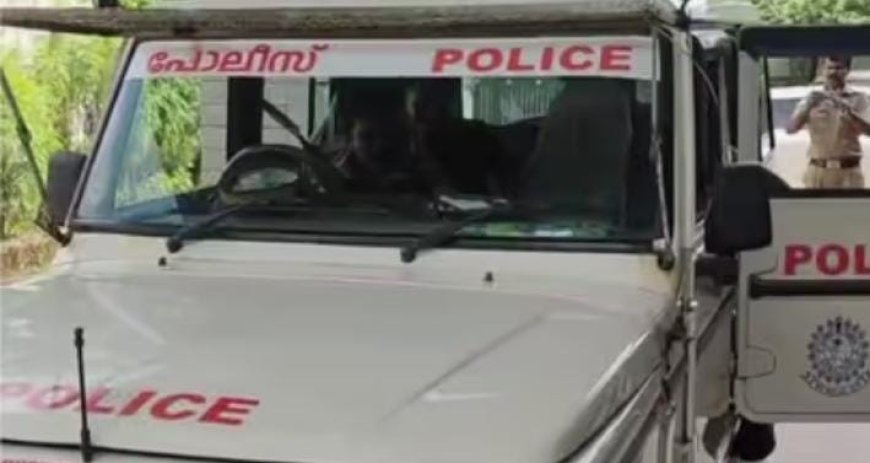 *പത്മനാഭസ്വാമിക്ഷേത്രത്തിലെഇറിഡിയംനല്‍കാമെന്ന്പറഞ്ഞ്ക്ഷേത്രത്തിലെപോറ്റിലക്ഷങ്ങള്‍കൈപറ്റി,പരാതിയുമായിയുവാവ്*