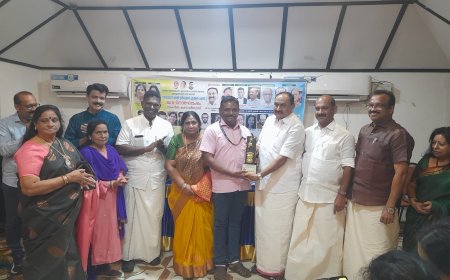 മികച്ച മാധ്യമ പ്രവർത്തകനുള്ള പുരസ്‌കാരം കേരള ന്യൂസ്‌ മീഡിയറിപ്പോർട്ടർ ദൗലത് ഷാ ഏറ്റുവാങ്ങി.