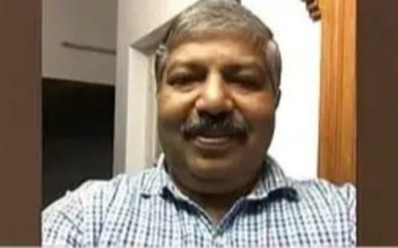 ഓടിച്ചിരുന്ന സ്‌കൂട്ടർ മറിഞ്ഞ് സ്വന്തം തോക്കിൽനിന്ന് അബദ്ധത്തിൽ വെടിയേറ്റ് അഭിഭാഷകൻ മരിച്ചു.* 