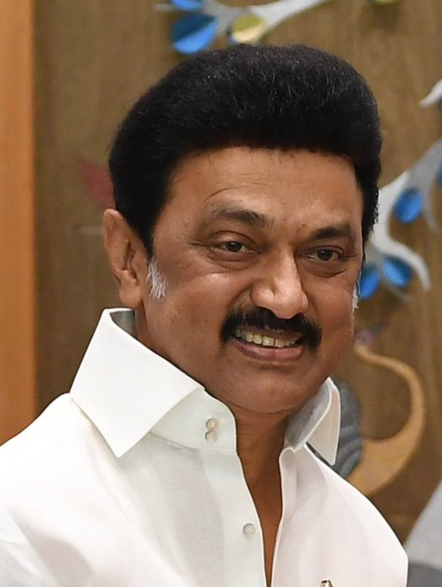 *10 ലക്ഷം ലാപ്ടോപ്പ് വിതരണം മുഖ്യമന്ത്രി ഉദ്ഘാടനം ചെയ്തു* 