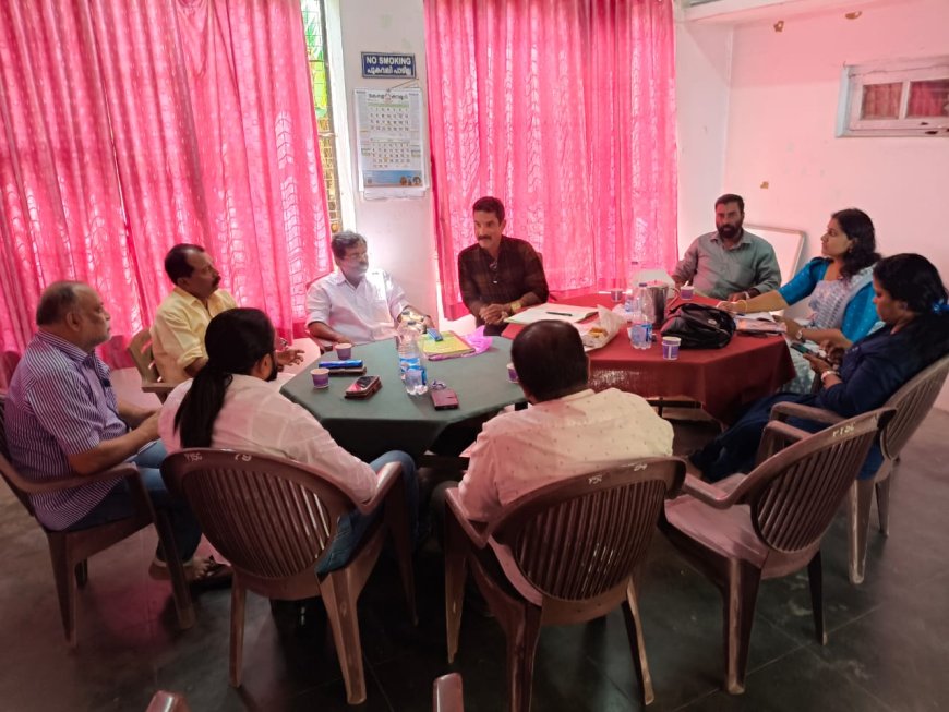 മാധ്യമ തൊഴിലാളികളുടെ സേവന വേതന വ്യവസ്ഥ പരിഷ്കരിക്കണമെന്നും ഉമ്മൻചാണ്ടി സർക്കാരിൻ്റെ കാലത്ത് മാധ്യമ പ്രവർത്തകർക്കായി മാറ്റി വച്ച 4കോടി രൂപ ചിലവിട്ട് സംസ്ഥാനത്ത് മാധ്യമ-പത്രപ്രവർത്തക ക്ഷേമനിധി ബോർഡ് രൂപീകരിക്കണമെന്ന് ഫെഡറേഷൻ ഓഫ് വർക്കിംഗ് ജേണലിസിറ്റ് സംസ്ഥാന കമ്മിറ്റി യോഗം ആവശ്യപ്പെട്ടു.