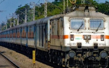 ചെന്നൈ എക്സ്പ്രസ് ഉൾപ്പെടെ കേരളത്തിലേക്കുള്ള ട്രെയിനുകൾ വൈകി; ദുരിതത്തിലായി യാത്രക്കാർ