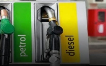 ആശ്വാസ നടപടി; പെട്രോളിന്‍റെയും ഡീസലിന്‍റെയും എക്സൈസ് തീരുവ വെട്ടിക്കുറച്ച് കേന്ദ്രം, ചില്ലറ വിൽപനയില്‍ വില കുറയില്ല