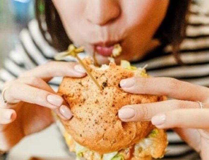 വയർ നിറഞ്ഞു, പക്ഷെ വിശപ്പ് മാറുന്നില്ലേ? അതിനു പിന്നിലെ കാരണം ഇതാവാം