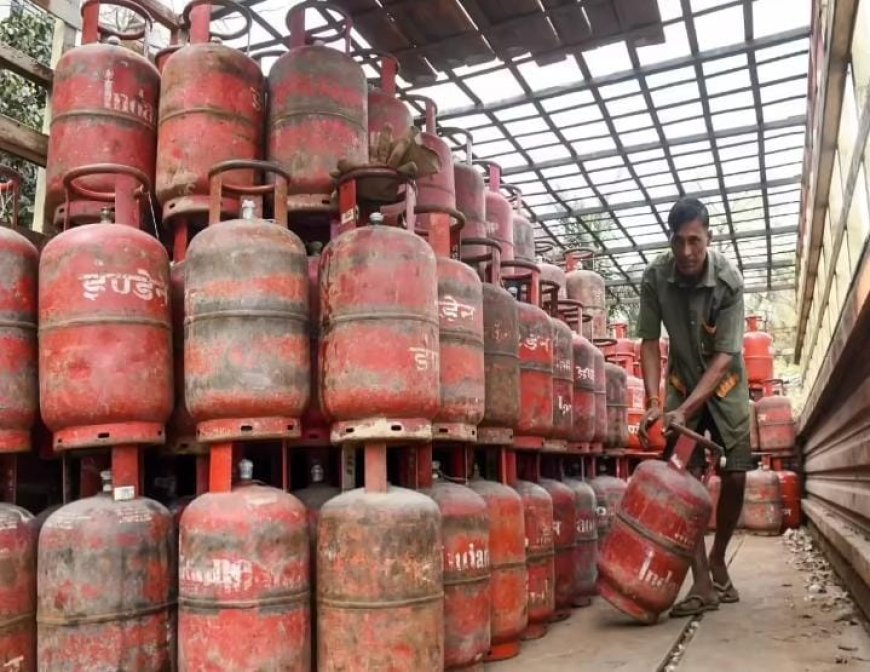 ഊർജ പ്രതിസന്ധി; പരിഭ്രാന്തരായി എൽപിജി സിലിണ്ടറുകൾ ബുക്ക് ചെയ്യരുത്, ആശങ്ക വേണ്ടെന്ന് ആവർത്തിച്ച് കേന്ദ്രം