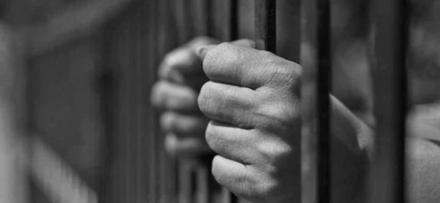 പ്ലസ് വൺ വിദ്യാർഥിനിയെ വീട്ടിൽ വിളിച്ചുവരുത്തി മദ്യം നൽകി പീഡിപ്പിച്ചു; ആക്കുളം സ്വദേശികൾക്ക് കഠിന തടവ്