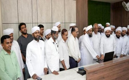 സംസ്ഥാന ഹജ്ജ് ക്യാമ്പ് ഏപ്രിൽ 14ന്; മലപ്പുറം സ്വലാത്ത് നഗറിൽ ഹെൽപ് ഡെസ്ക് തുറന്നു