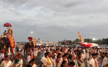 വിമാനത്താവളം കടന്നൊരു ആറാട്ട്; പത്മനാഭസ്വാമി ക്ഷേത്രത്തിലെ പൈങ്കുണി അറാട്ട് നടന്നു