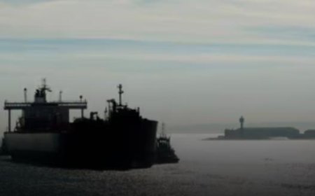 കപ്പലുകൾ തടയും, ഇറാൻ തുറമുഖങ്ങളിലേക്ക് പ്രവേശനം അനുവദിക്കില്ലെന്ന് അമേരിക്ക; കുതിച്ചു കയറി ക്രൂഡ് ഓയിൽ വില