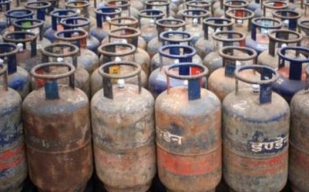 എൽപിജി സിലണ്ടറിനായി നെട്ടോട്ടം; രാജ്യത്ത് ഊർജ പ്രതിസന്ധി കൈകാര്യം ചെയ്യുന്നതിൽ പരാജയപ്പെട്ട് കേന്ദ്രം