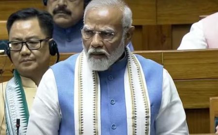 തൃശ്ശൂർ വെടിക്കെട്ടുപുരയിലെ സ്ഫോടനത്തെ തുടർന്ന് 13 പേർ മരിച്ച സംഭവത്തിൽ അനുശോചനം രേഖപ്പെടുത്തി പ്രധാനമന്ത്രി നരേന്ദ്ര മോദി