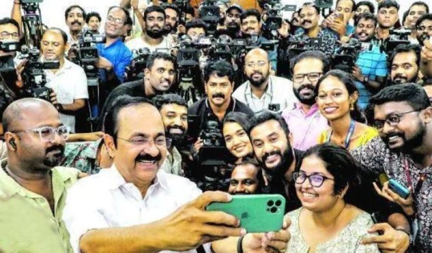 ഒന്നിച്ചൊന്നായി: മുഖ്യമന്ത്രിയും 20 മന്ത്രിമാരും റെഡി,​സത്യപ്രതിജ്ഞ ഇന്ന് 10ന്