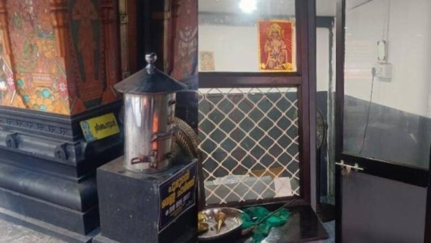 തൃശ്ശൂരിൽ വീട്ടിലും ക്ഷേത്രത്തിലും മോഷണം; വഴിപാട് കൗണ്ടറിന്റെ പൂട്ടു പൊളിച്ച് പണം കവർന്നു